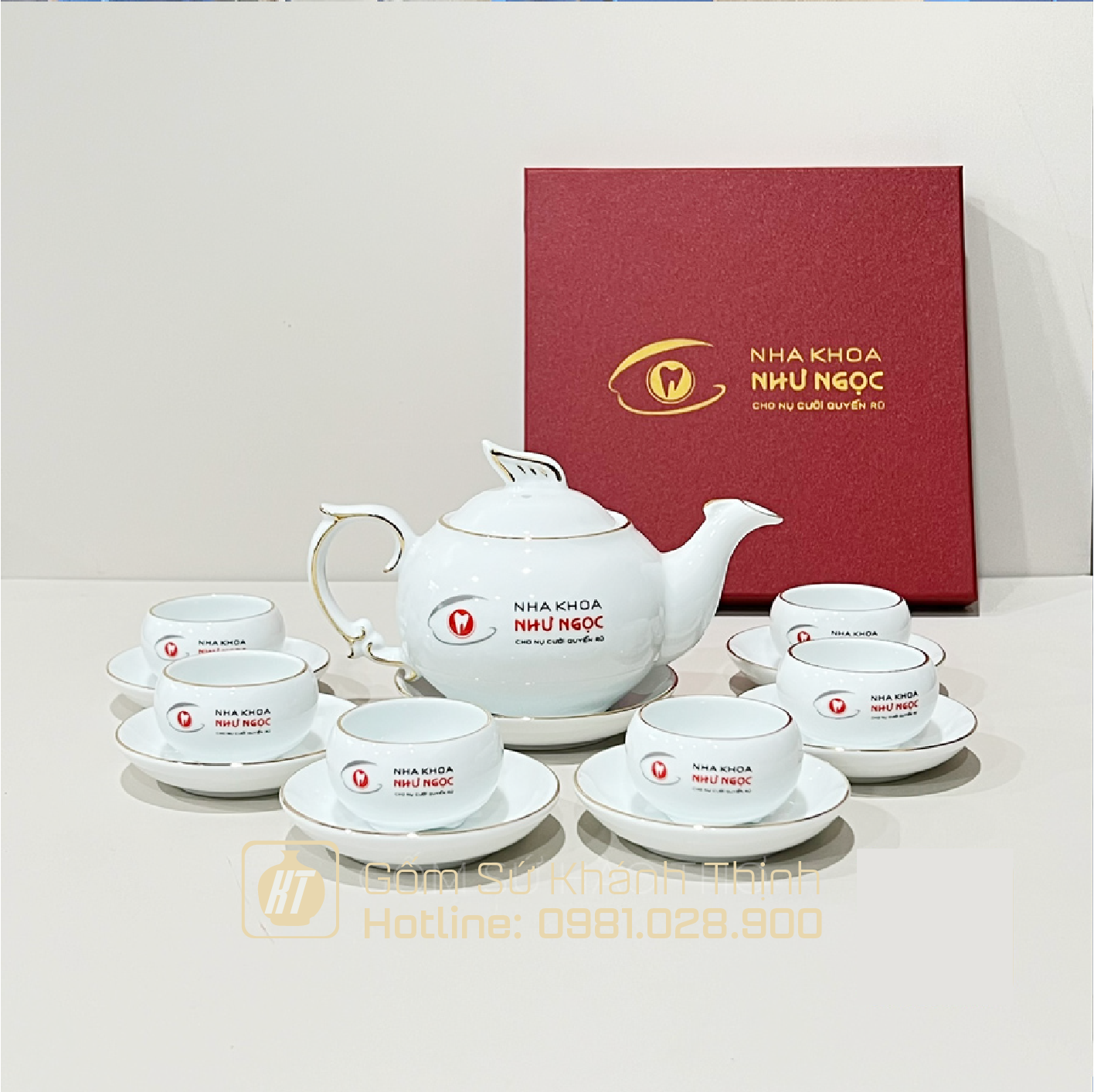 Quà tặng bộ ấm chén in logo công phượng chỉ VK - 500ml