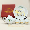 Bộ ấm chén quà tặng in logo khay tròn Công Phượng chỉ vk, 1 mặt họa tiết vk, 1 mặt - 500ml