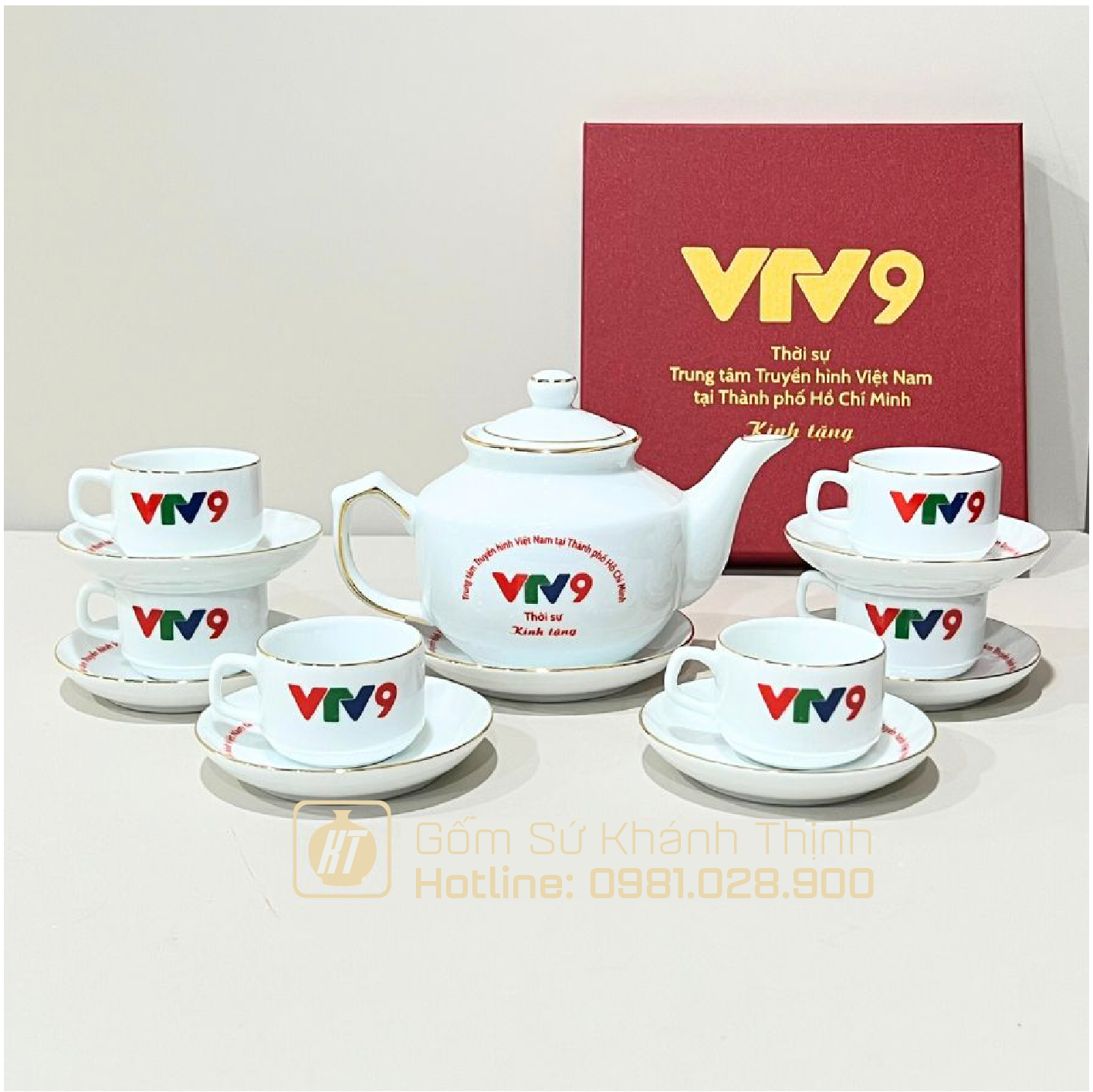 Quà tặng bộ ấm chén in logo vuông hồng công chỉ vk 500ml